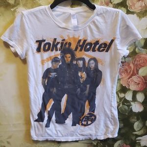 2/$5 Tokyo Hotel Sz M top